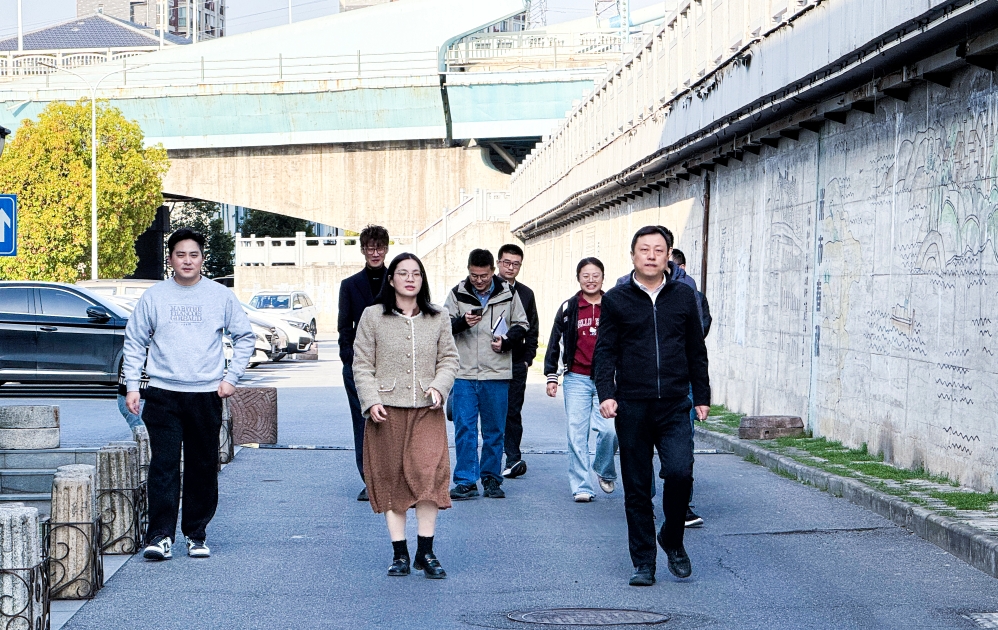 鏡湖區(qū)委常委、副區(qū)長(zhǎng)高偉來(lái)園調(diào)研指導(dǎo)工作